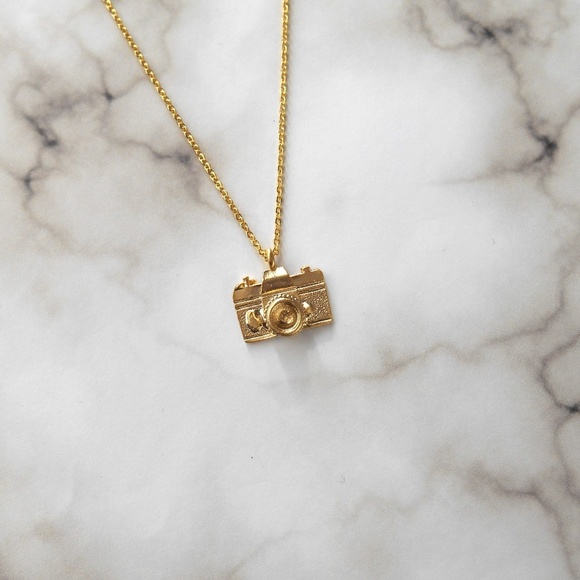 New Gold Camera Necklace - Picture 4 of 8